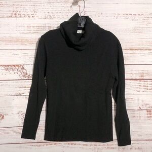 Elegant Black Turtleneck Neck Cozy Sweater size Large